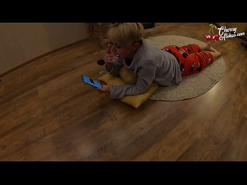 ❤️ Gekke blonde sûgje Enorme lul dy't derop sûgje en stuiterje - Anale seks Russyske porno op fy.vlad-massage-salon.ru ❤
